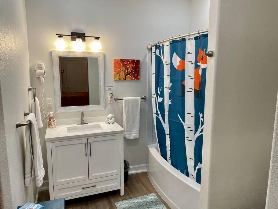 Foxs Den Hot Tub Bbq Queen Bed Sleeps 2 Casa de férias Ahwahnee
